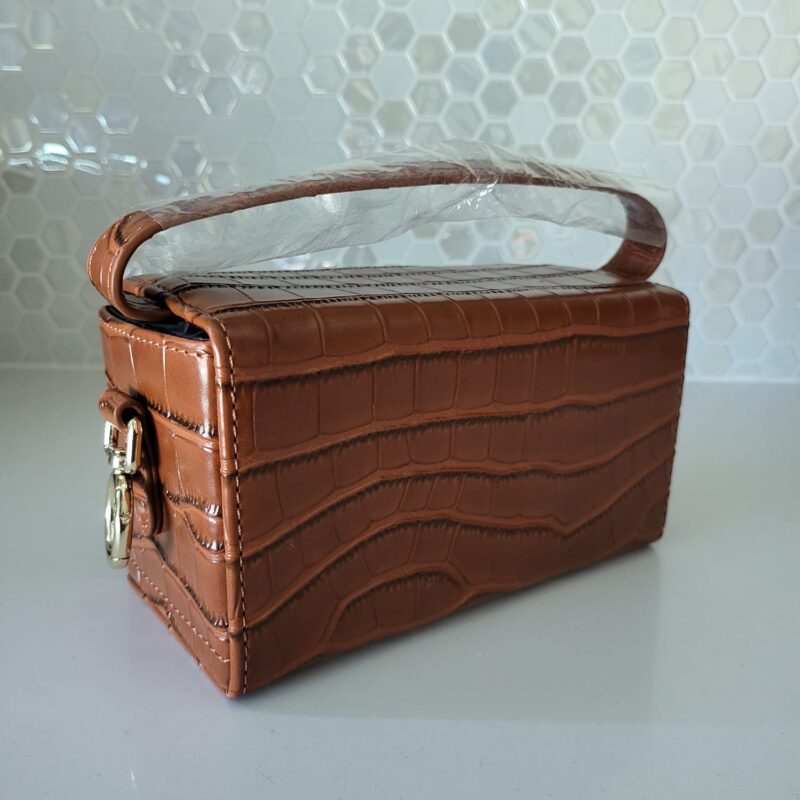 Lock Rivet Chain Messenger bag